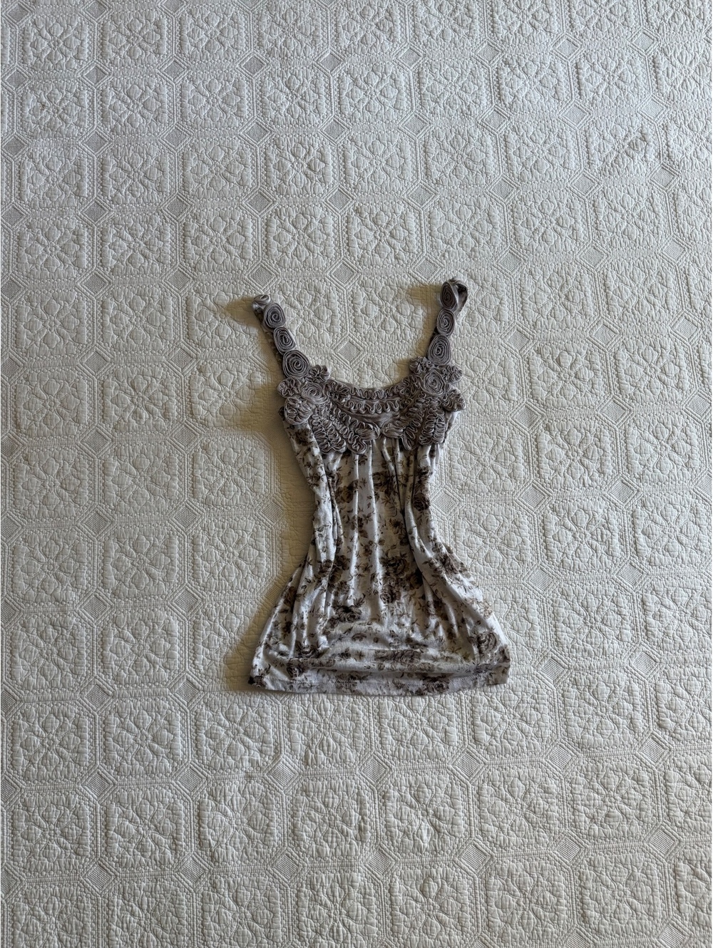 Vintage Y2K Finesse Sleeveless Floral Top with Crochet Neckline, Soft Fabric